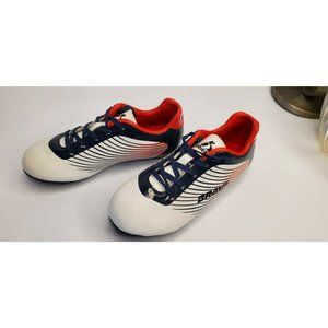 BOYS BRAVA SOCCER SHOES SIZE 1D